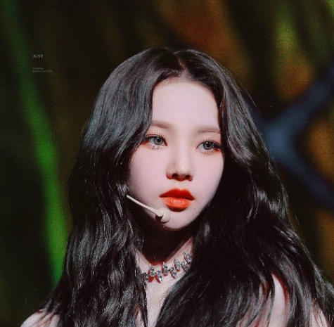 여돌 데뷔곡 듣고 가수 이름 맞히기 썸네일