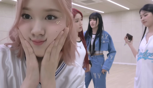 스테이씨 노래 퀴즈 썸네일