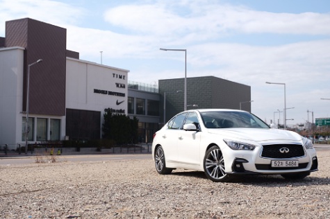 인피니티 자동차 모델 보고 이름 맞추기