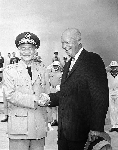 역사 인물 늙었을때와 어릴적 사진 맞추기 (2차세계대전 위주) 썸네일