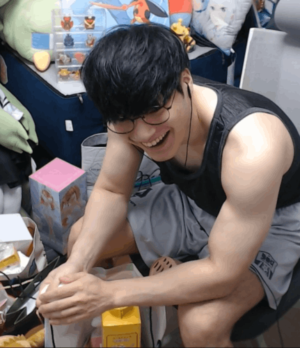 대충그린 포켓몬 뒷모습 맞추기 썸네일