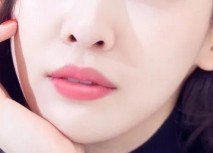 얼굴 절반보고 인물 맞추기-여자