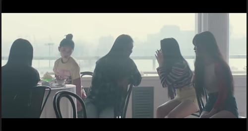 뮤비 한장면 맞추기