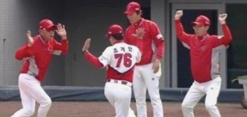 야구 응원가 맞추기(난이도:  하)